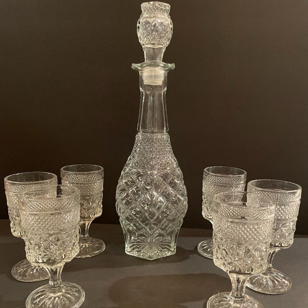 Vintage, wine  Anchor Hocking, Wexford 8 piece Wine Set